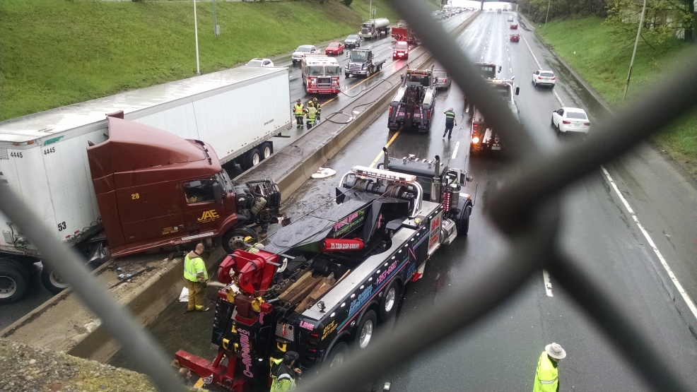 Tractor trailer accident in East Providence ties up traffic on I195 WJAR
