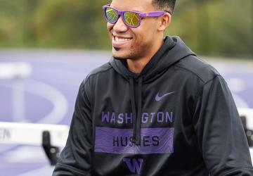 uw husky sweatshirt