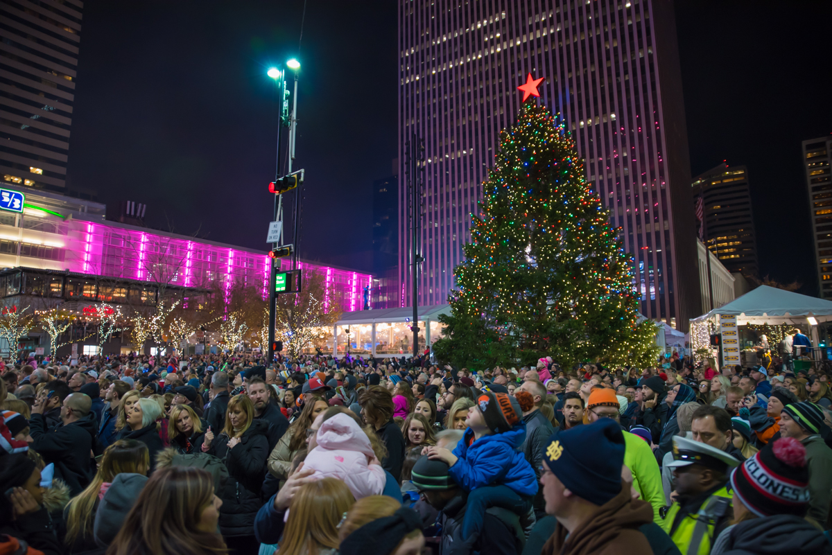 Photos The Holiday Season Has Arrived On Fountain Square Cincinnati