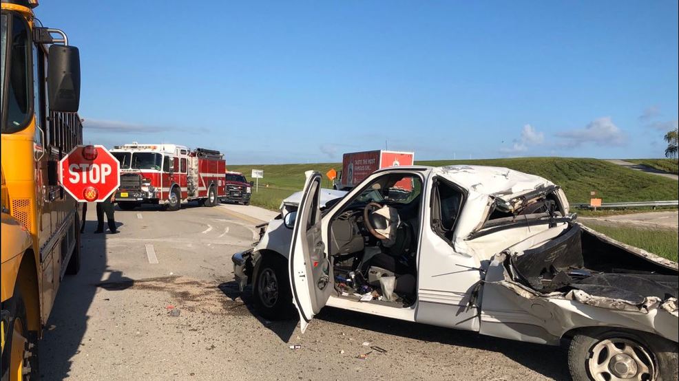 5 children taken to hospital after school bus crash on Highway 27 WTVX