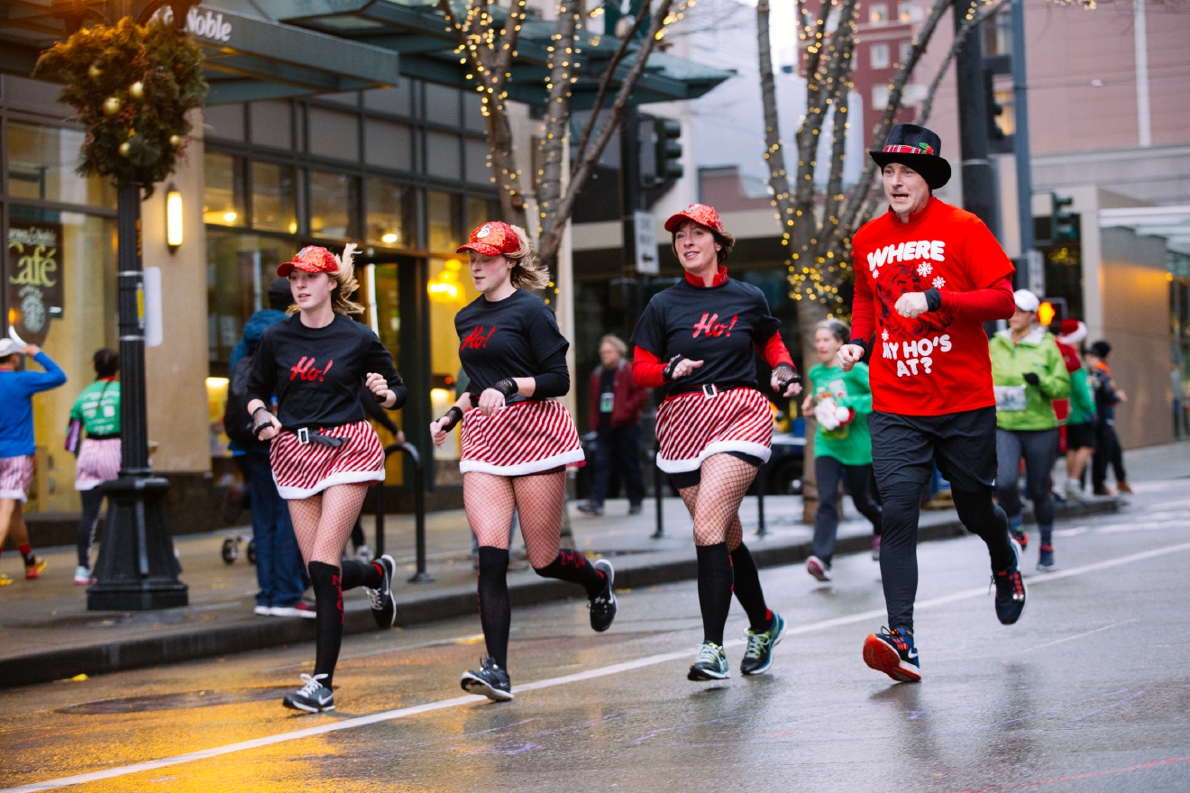 Photos Thousands hit Downtown Seattle for the Jingle Bell Run