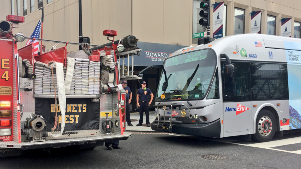 Metrobus involved in crash Ave. in Northwest D.C.; 6 possible injuries WJLA