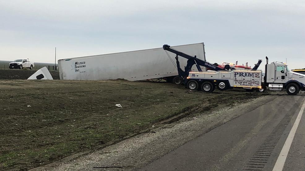 Two Dead After Car Loses Control And Slams Into A Semi-truck In Kings ...