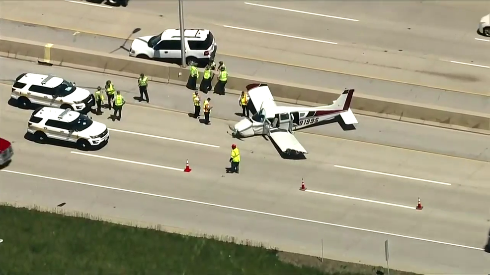 Plane Makes Emergency Landing On Illinois Interstate Khqa 4382