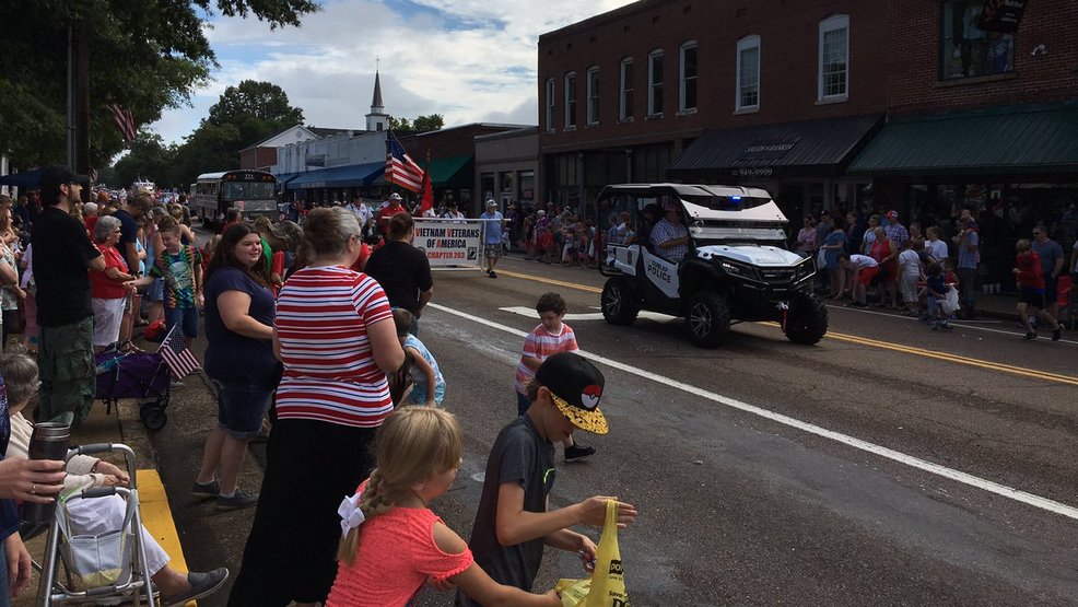 Video Dunlap celebrates America's birthday with annual parade WTVC