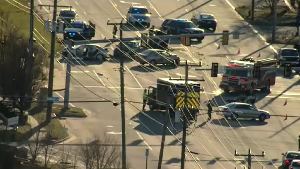 5vehicle crash, 2 collide headon in Fairfax County sends 5 to