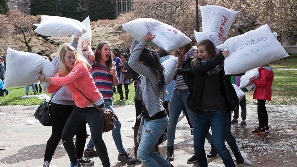 Photos Seattle Celebrates International Pillow Fight Day Komo