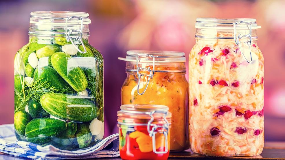 Foods that Increase Your Risk of Stomach Cancer and Foods that Lower It